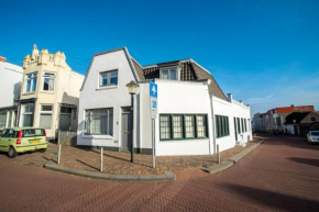 Sandy's Family Beach House for 2 adults & 2 children